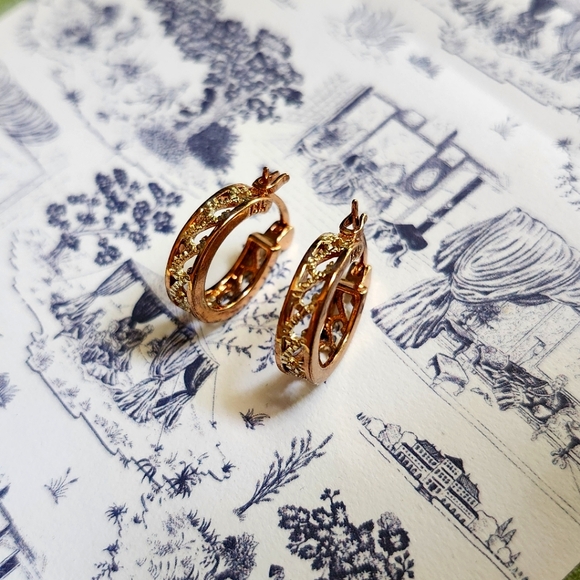 Rose gold huggie hoops earrings - Picture 1 of 4